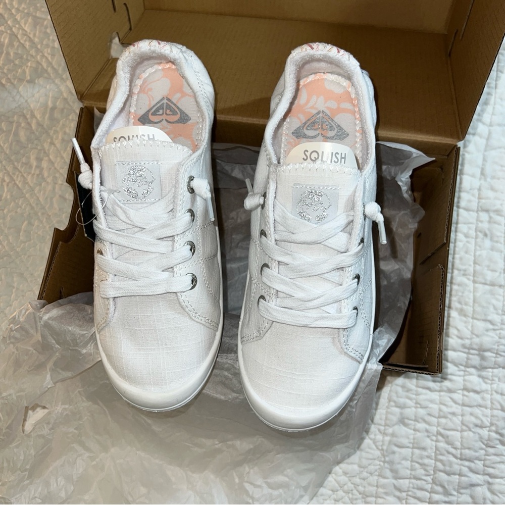 Roxy women’s size 7 white shoes